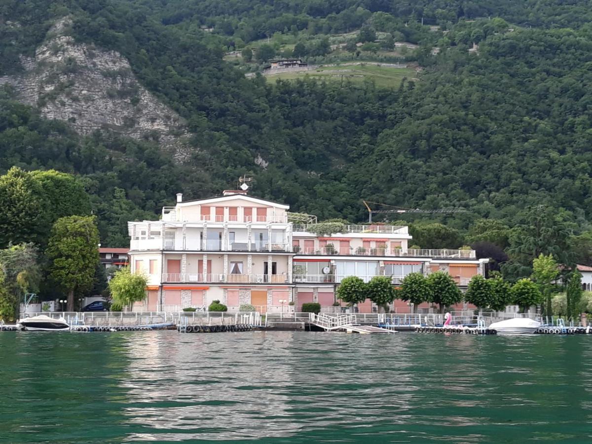 La Finestra "Sul Lago" Predore Exterior foto