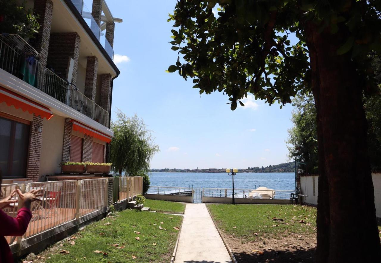 La Finestra "Sul Lago" Predore Exterior foto