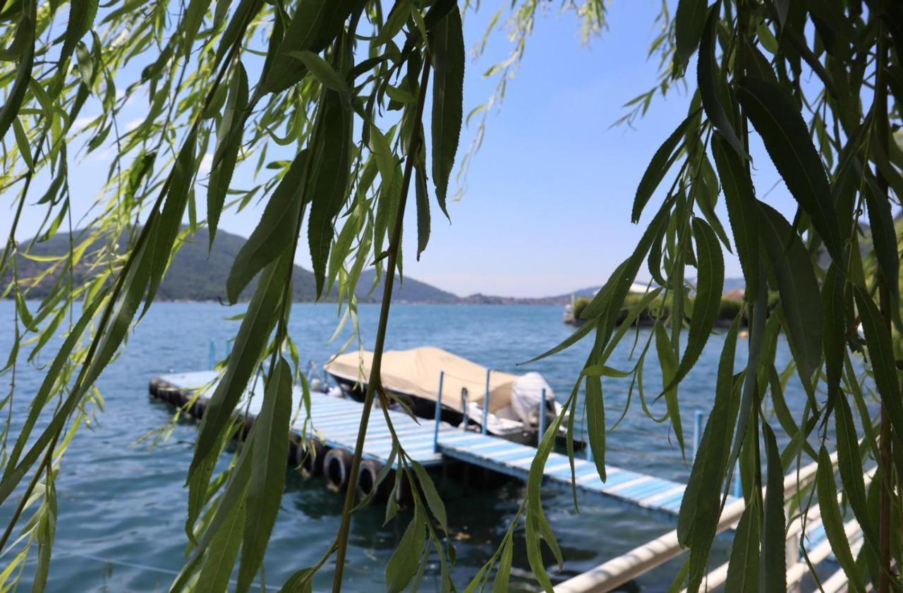 La Finestra "Sul Lago" Predore Exterior foto